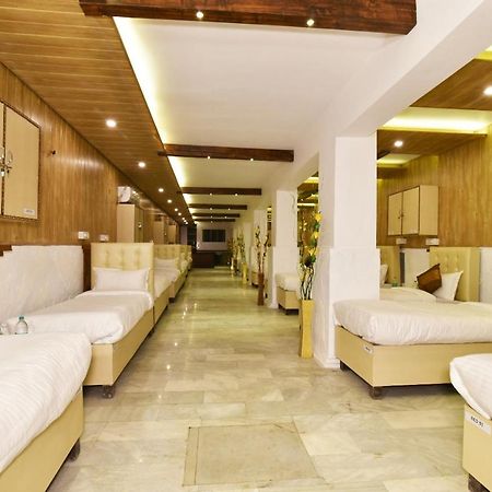 אמריצר Hotel Sallow International-Hotel Near Golden Temple מראה חיצוני תמונה