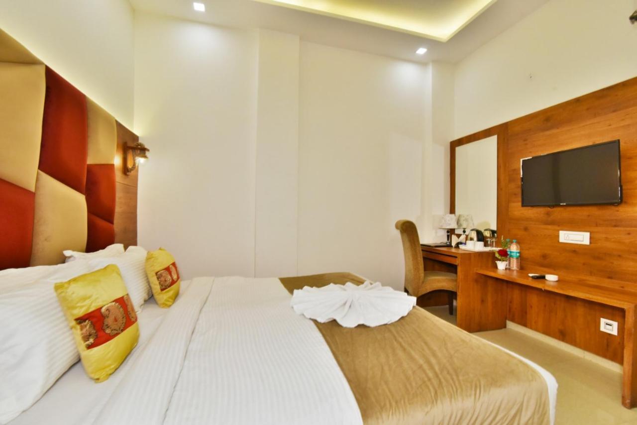 אמריצר Hotel Sallow International-Hotel Near Golden Temple מראה חיצוני תמונה